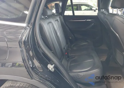 2018 BMW X1 xDrive28I z USA, uszkodzony, nr VIN WBXHT3C32J5F89211